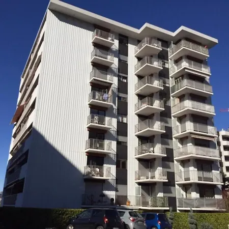 Appartement T1 Moderne Lumineux Avec Terrasse Et Parking Privatif ! - Fr-1-555-70 Aix-les-Bains