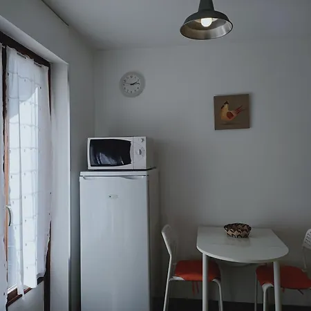 Appartement T1 Moderne Lumineux Avec Terrasse Et Parking Privatif ! - Fr-1-555-70 Aix-les-Bains